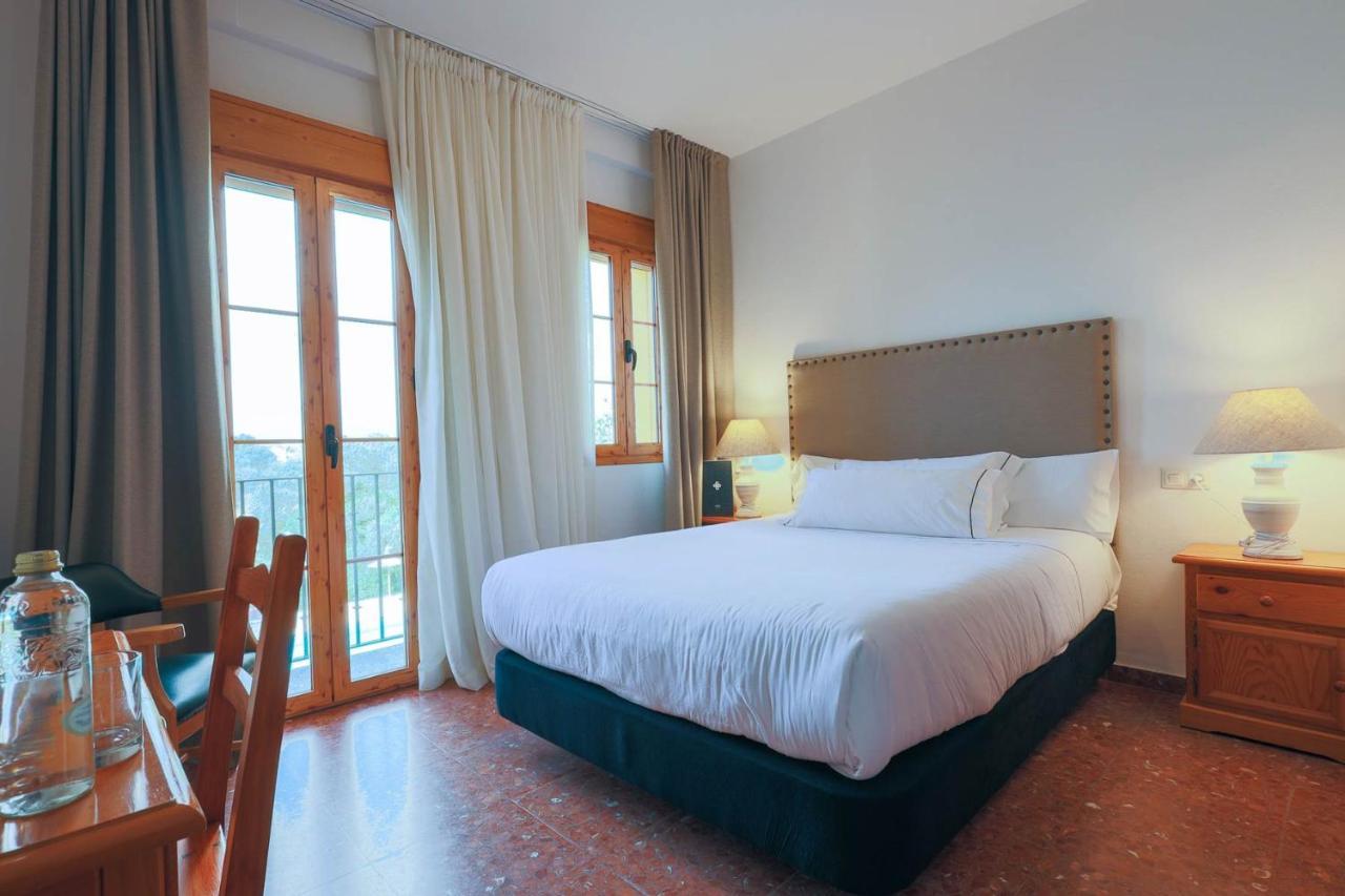 Hotel Tugasa El Almendral Setenil De Las Bodegas Dış mekan fotoğraf