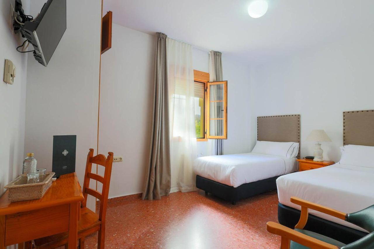 Hotel Tugasa El Almendral Setenil De Las Bodegas Dış mekan fotoğraf