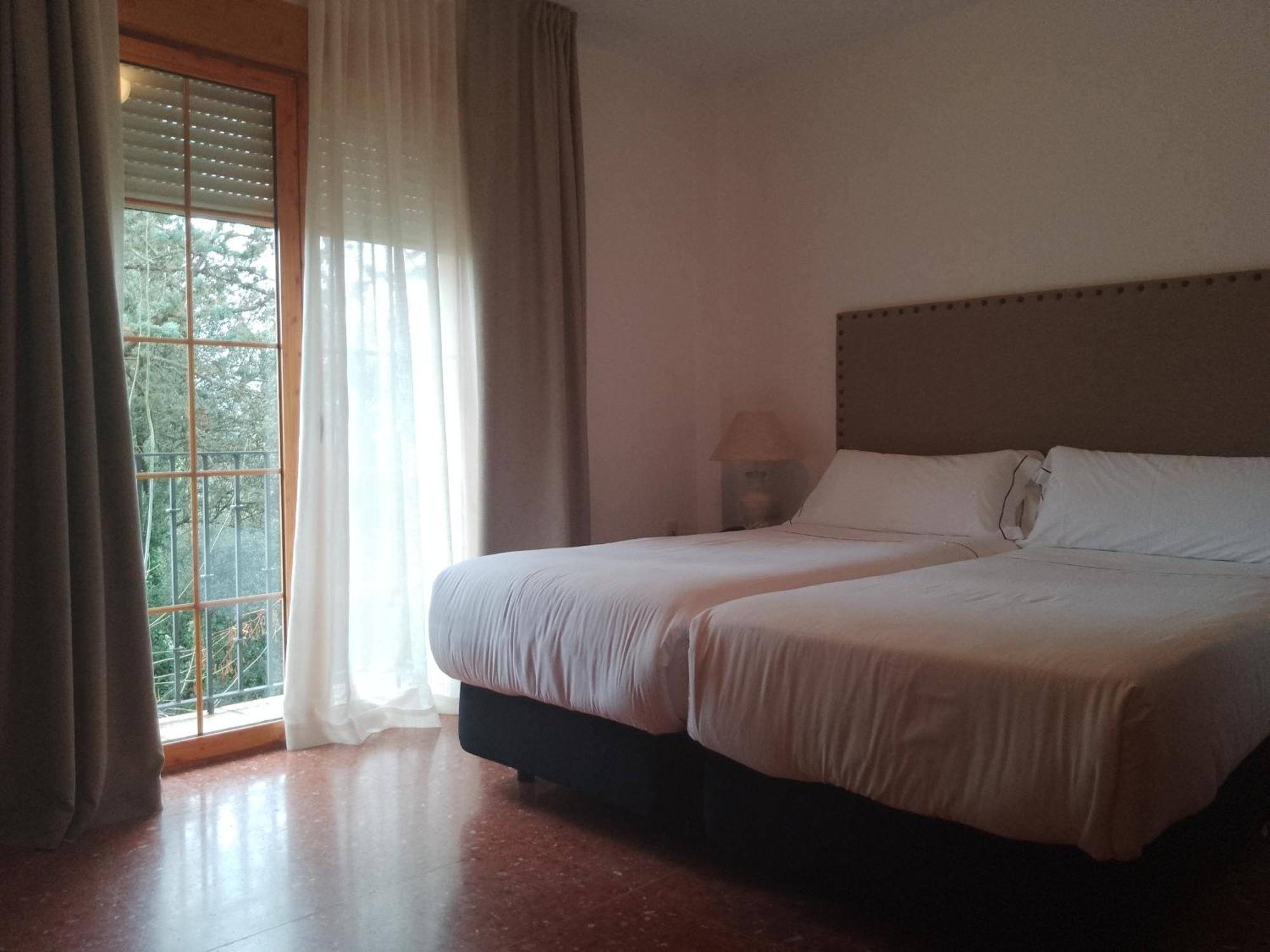 Hotel Tugasa El Almendral Setenil De Las Bodegas Dış mekan fotoğraf